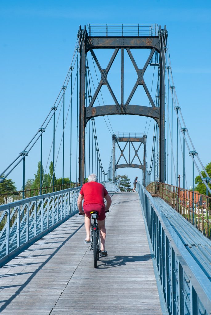 Cycle route at Tonnay-Charente
